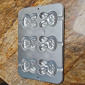 WILTON Easter Bunny Rabbit Aluminum  treat cake pan